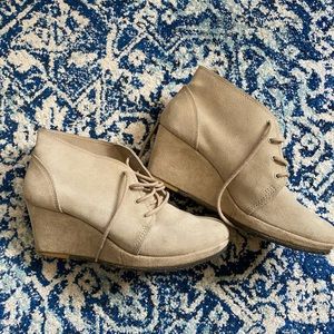 Clarks Women’s Lace Up Booties